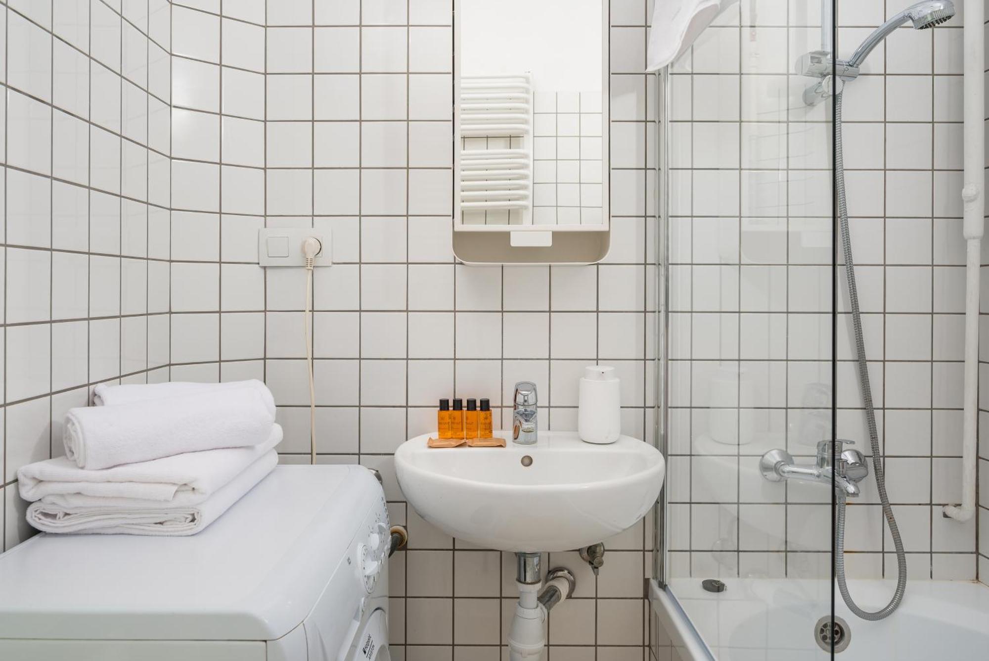 Wola Ratusz Homely Apartment Warszawa Eksteriør billede
